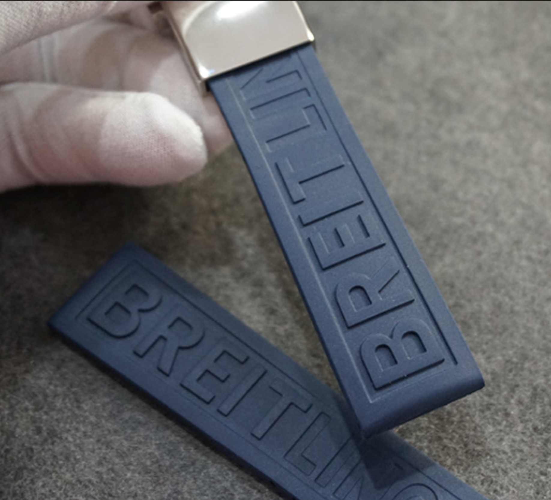 Breitling Dark Blue Rubber Strap, Band 20mm / 22mm / 24mm – STRAPVERS Breitling Dark Blue Rubber Strap, Band 20mm / 22mm / 24mm – STRAPVERS