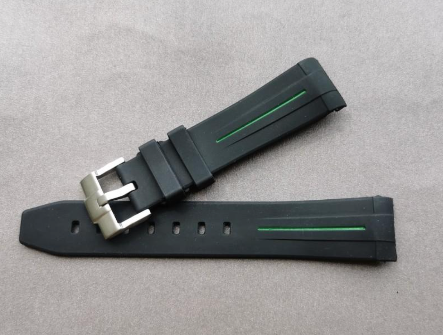 20mm Green Rolex Rubber B strap For Rolex Submariner 40mm VulChromatic STRAPVERS